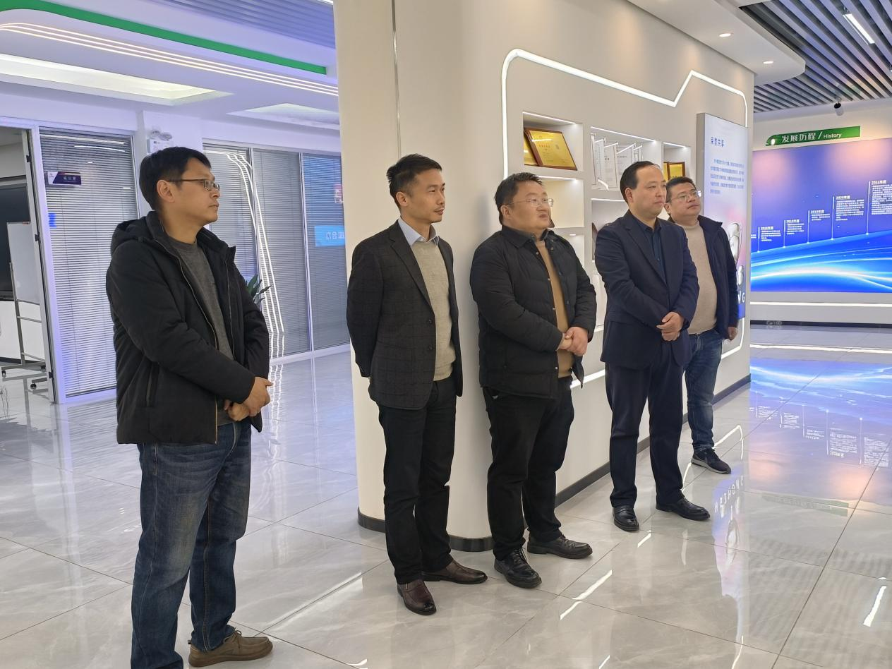 并肩同筑新時代,攜手共創(chuàng)新未來